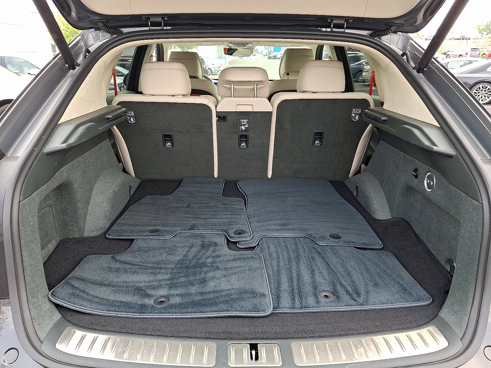 Certified 2025 Genesis GV80 3.5T e-SC image 31