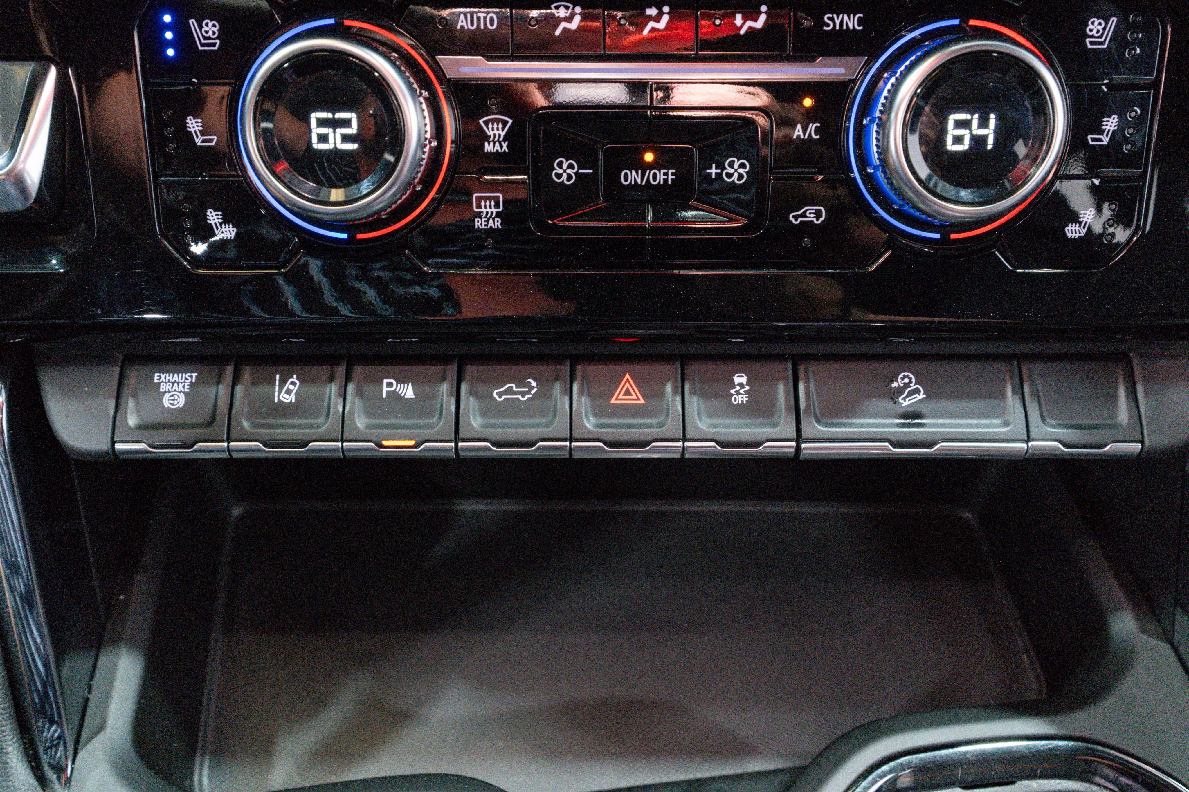 Used 2024 GMC Sierra 2500 AT4 image 27