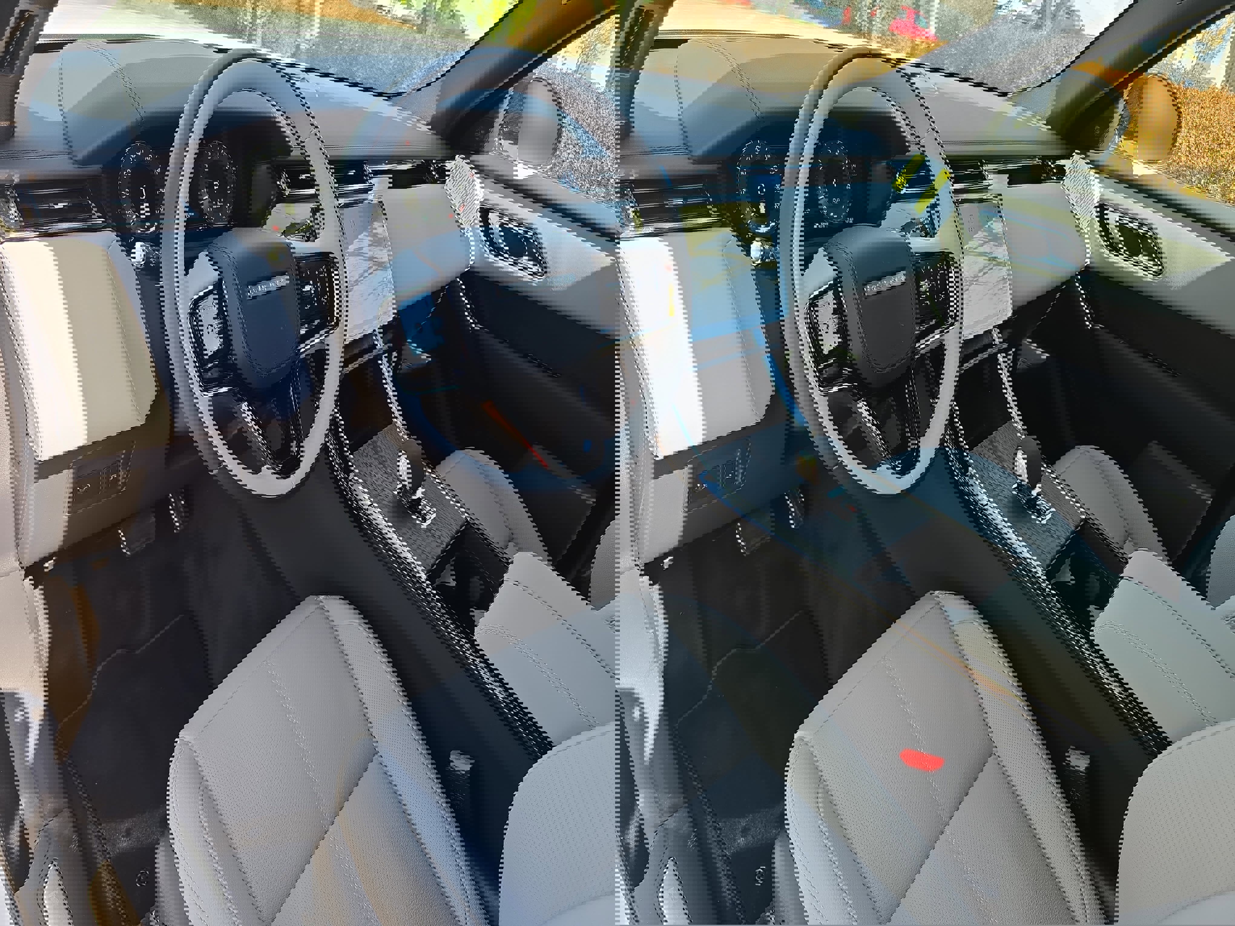 New 2026 Land Rover Range Rover Velar Dynamic SE AWD/4WD image 16