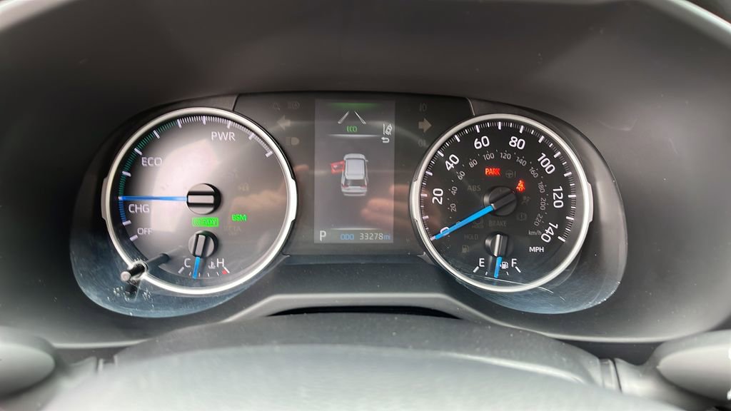 Used 2022 Toyota RAV4 XLE w/ Carpet Mat Package (TMS) image 13