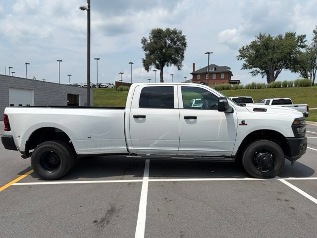 New 2026 RAM 3500 Tradesman AWD/4WD image 9