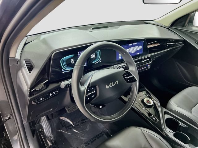 Used 2025 Kia Niro EX FWD image 9