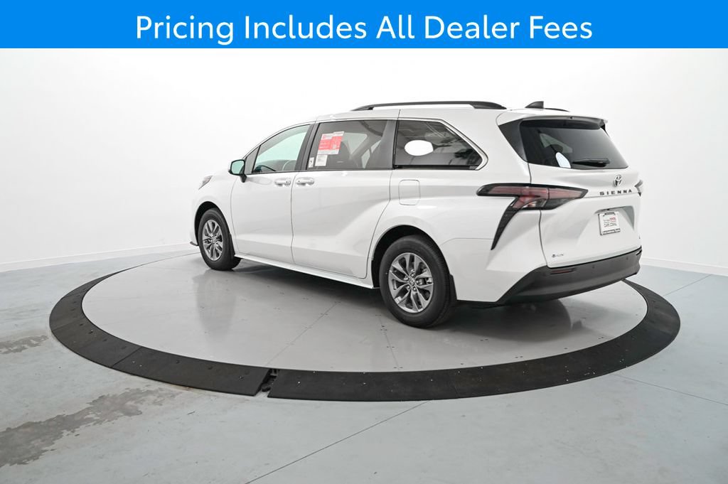 New 2026 Toyota Sienna XLE FWD image 7