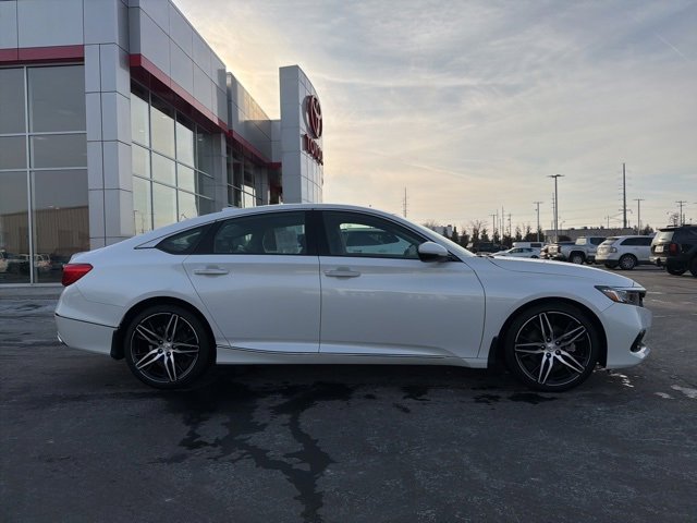 Used 2022 Honda Accord Touring image 8
