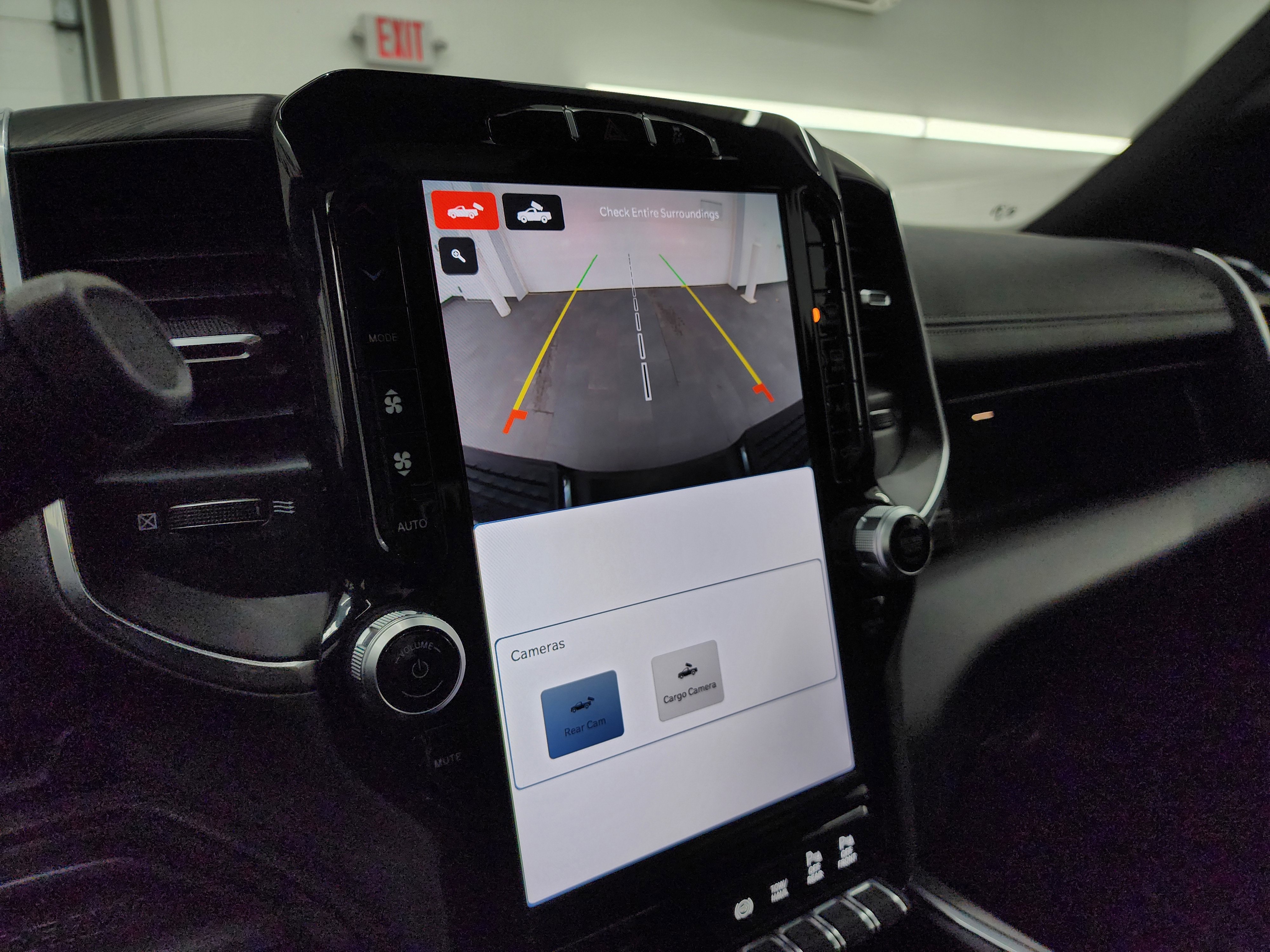 Used 2024 RAM 2500 Laramie w/ Sport Appearance Package image 17