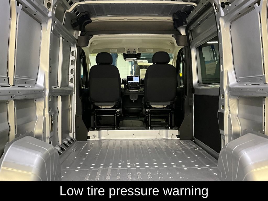 New 2025 RAM ProMaster 1500 w/ Quick Order Package 22G SLT image 4