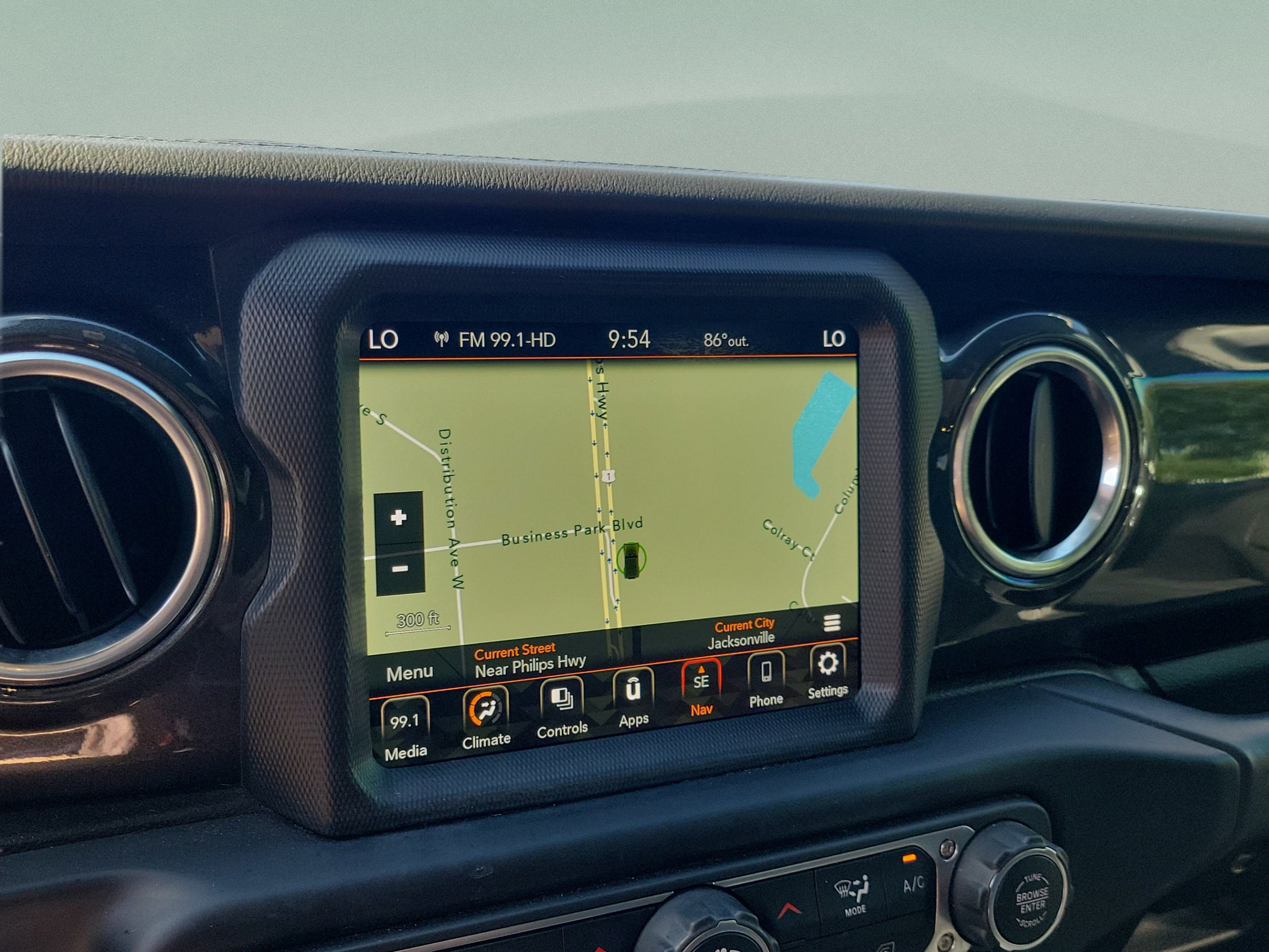 Used 2020 Jeep Wrangler Unlimited Sahara AWD/4WD image 19