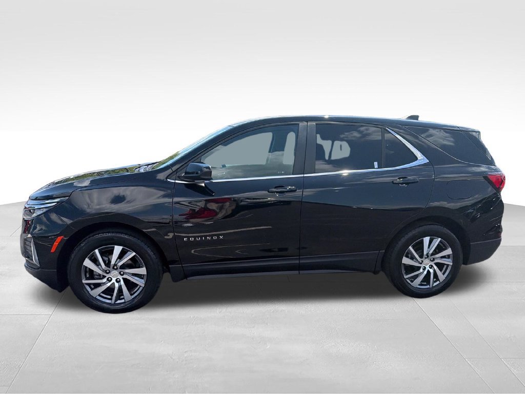 Used 2024 Chevrolet Equinox LT FWD image 2