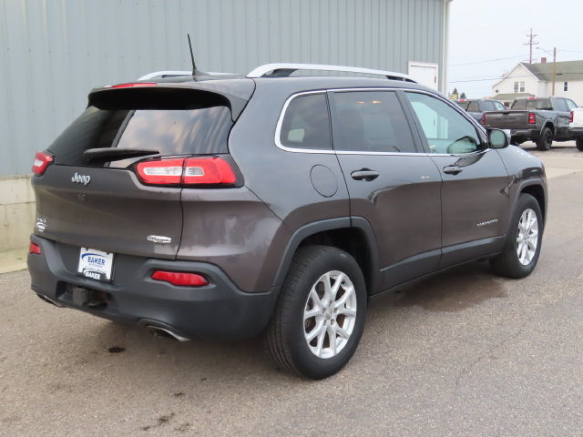 Used 2016 Jeep Cherokee Latitude w/ Comfort/Convenience Group AWD/4WD image 4