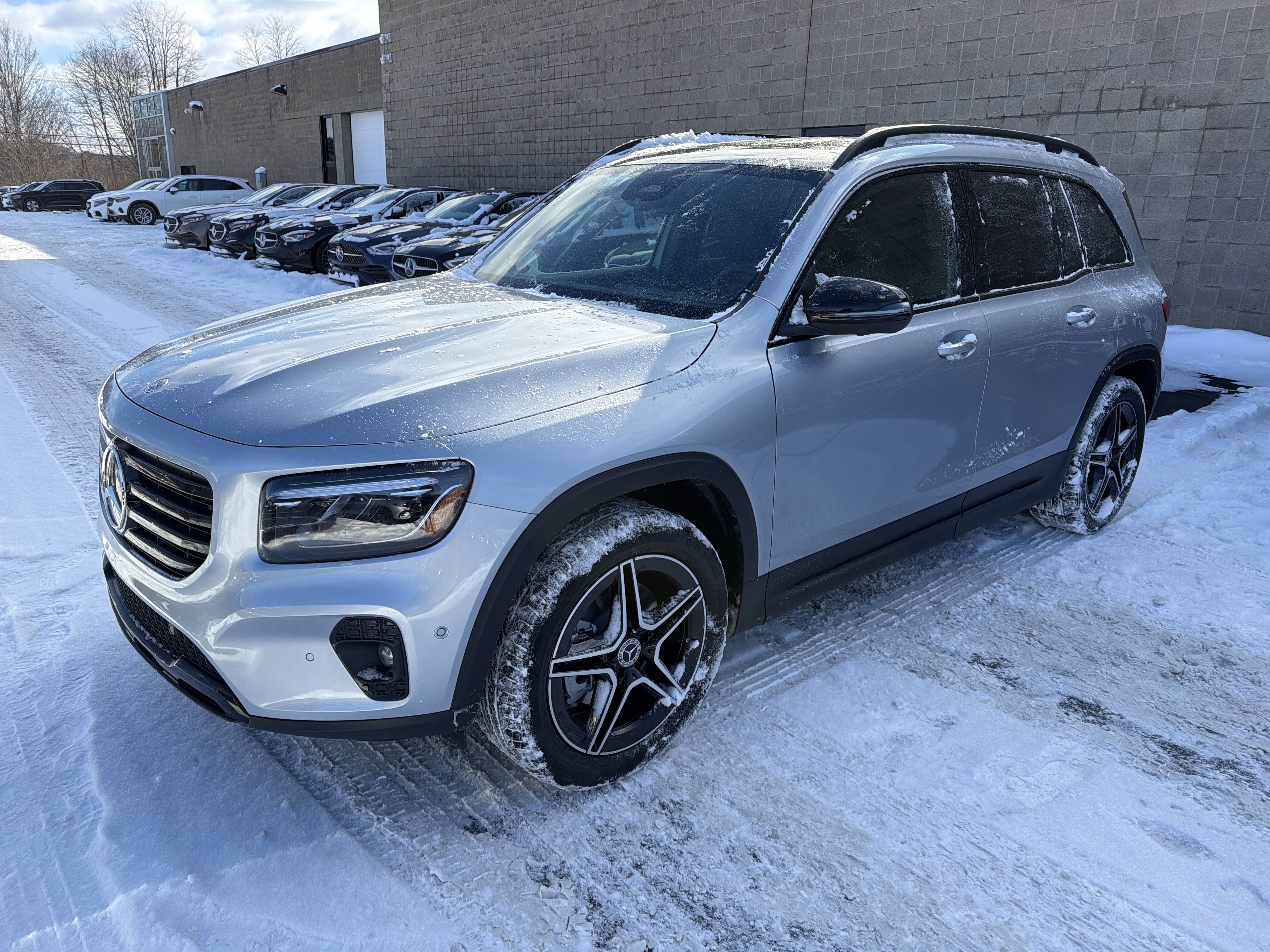 New 2026 Mercedes-Benz GLB 250 4MATIC image 4