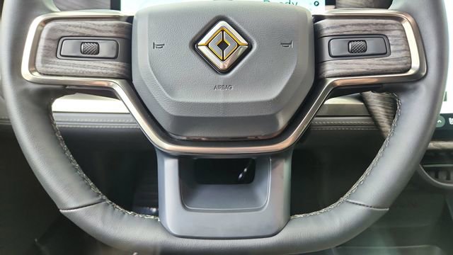 Used 2025 Rivian R1S Adventure image 45