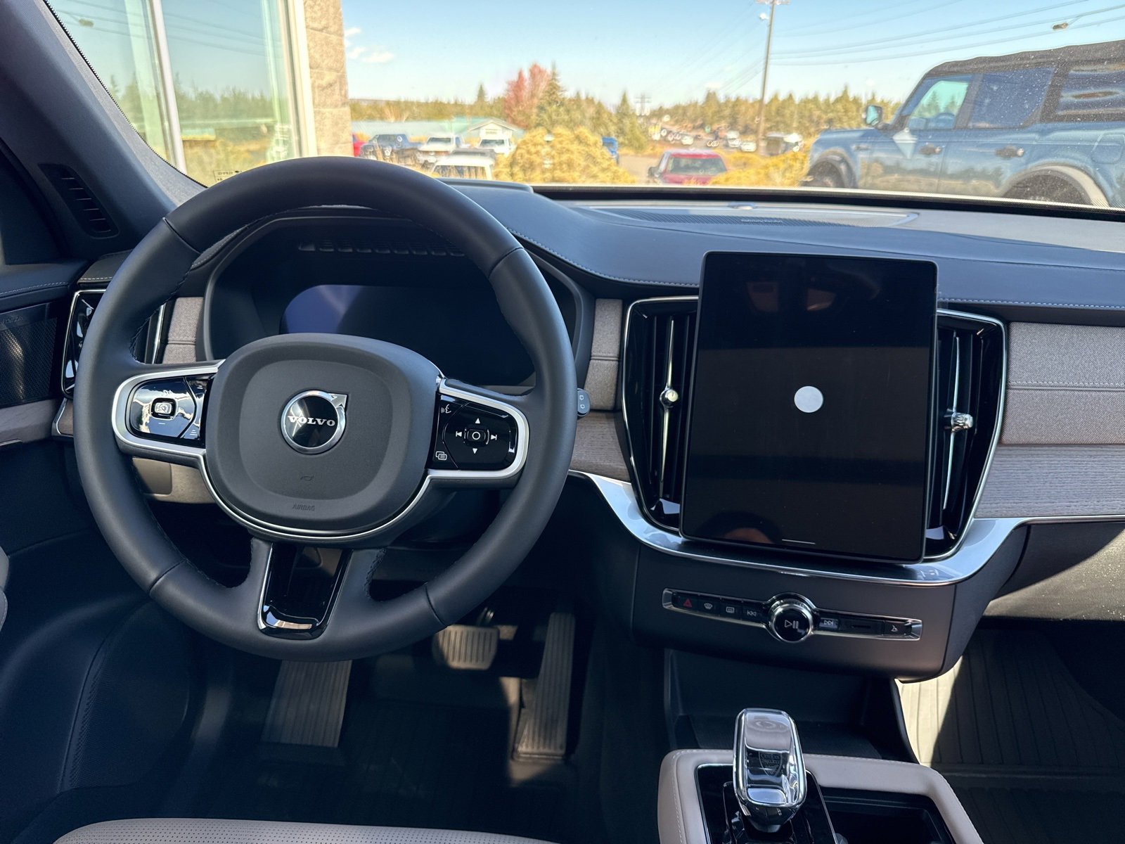 New 2026 Volvo XC90 B6 Ultra w/ Protection Package Premier image 19