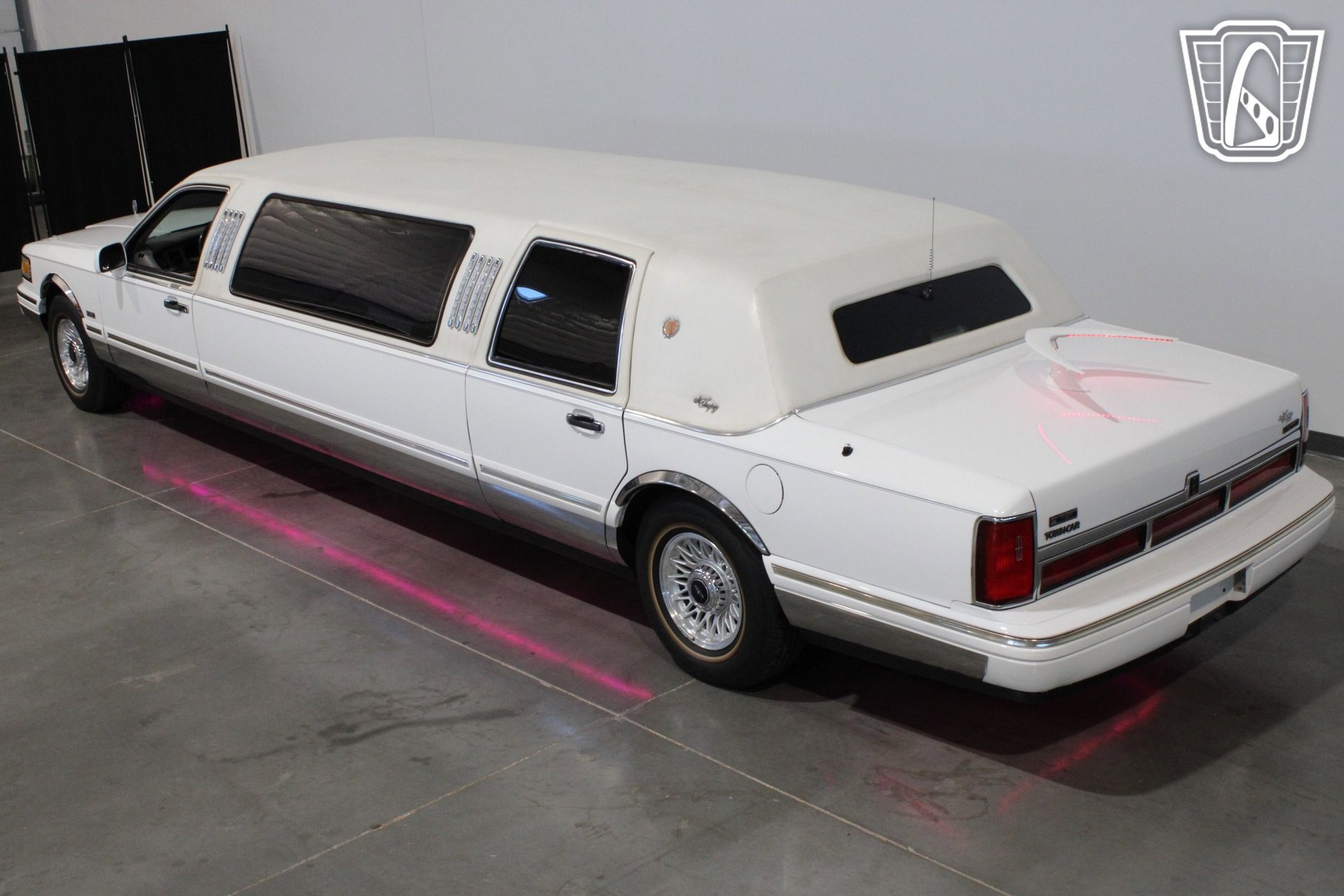 Used 1996 Lincoln Town Car Executive image 26