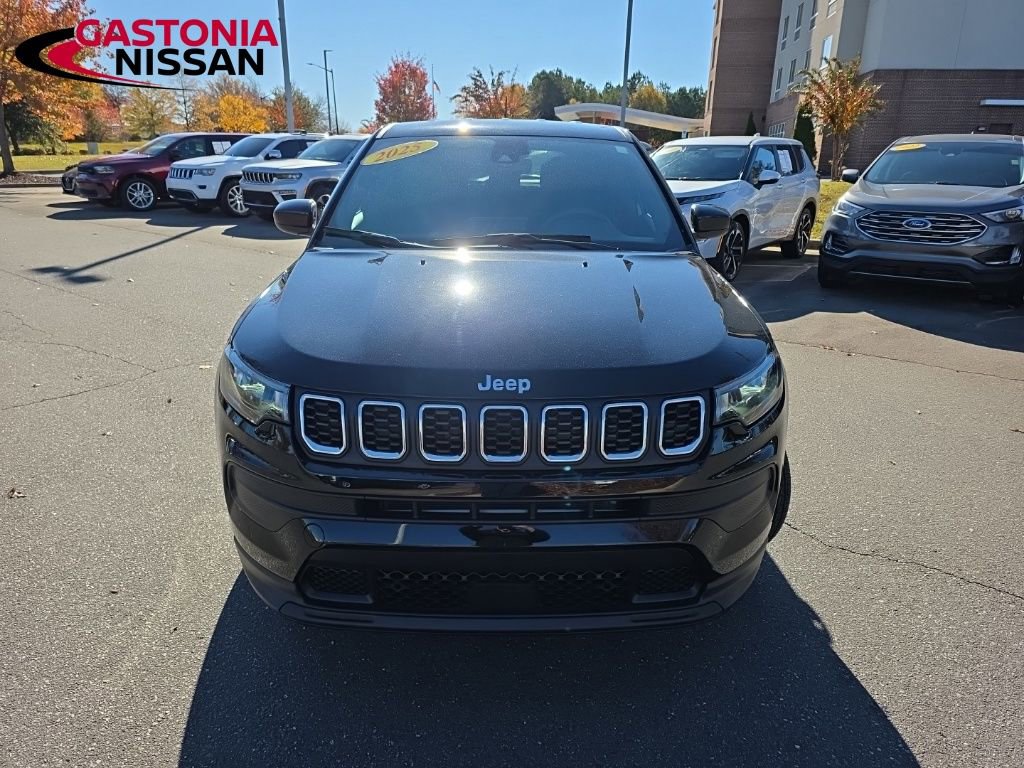 Used 2025 Jeep Compass Sport video 3