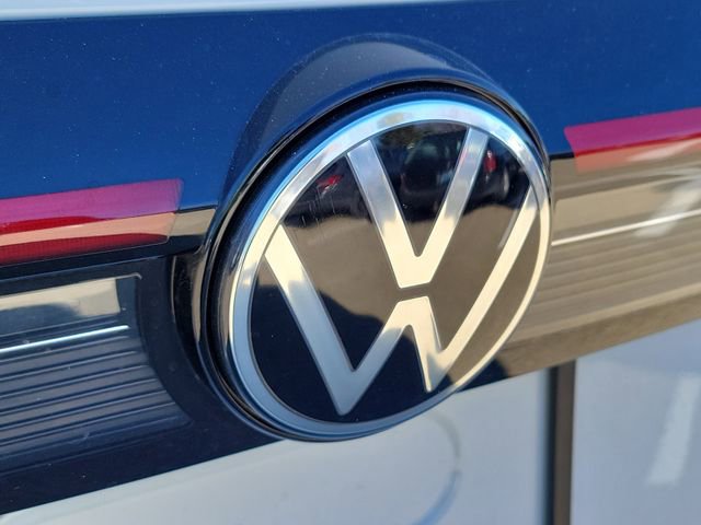 New 2026 Volkswagen Taos SE image 8