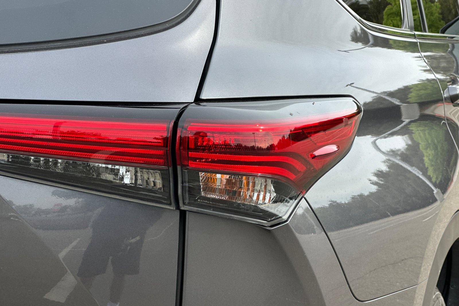 Used 2023 Toyota Highlander XLE AWD/4WD image 49