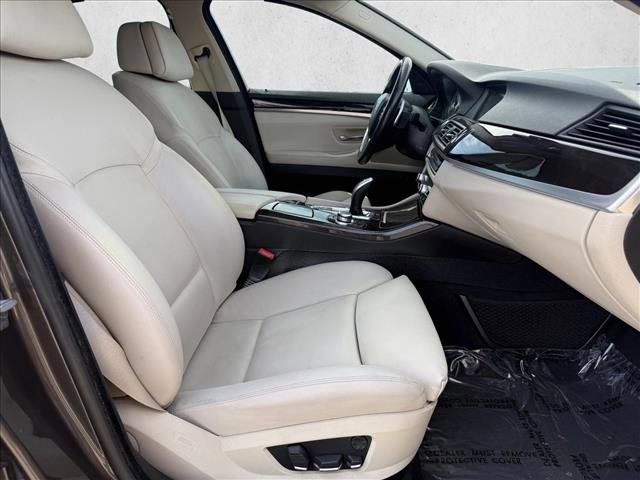 Used 2011 BMW 550i Sedan image 11
