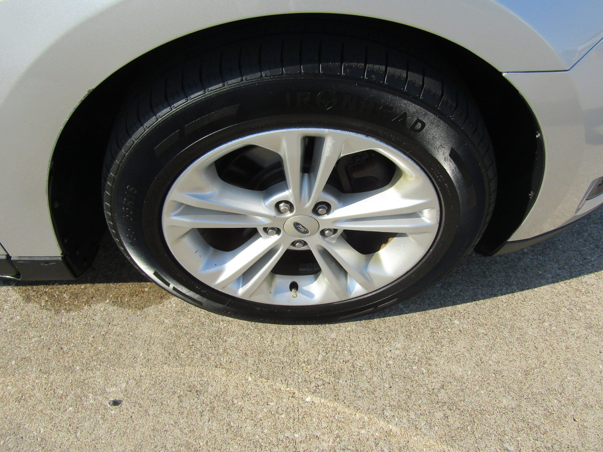 Used 2013 Ford Taurus SEL FWD image 13