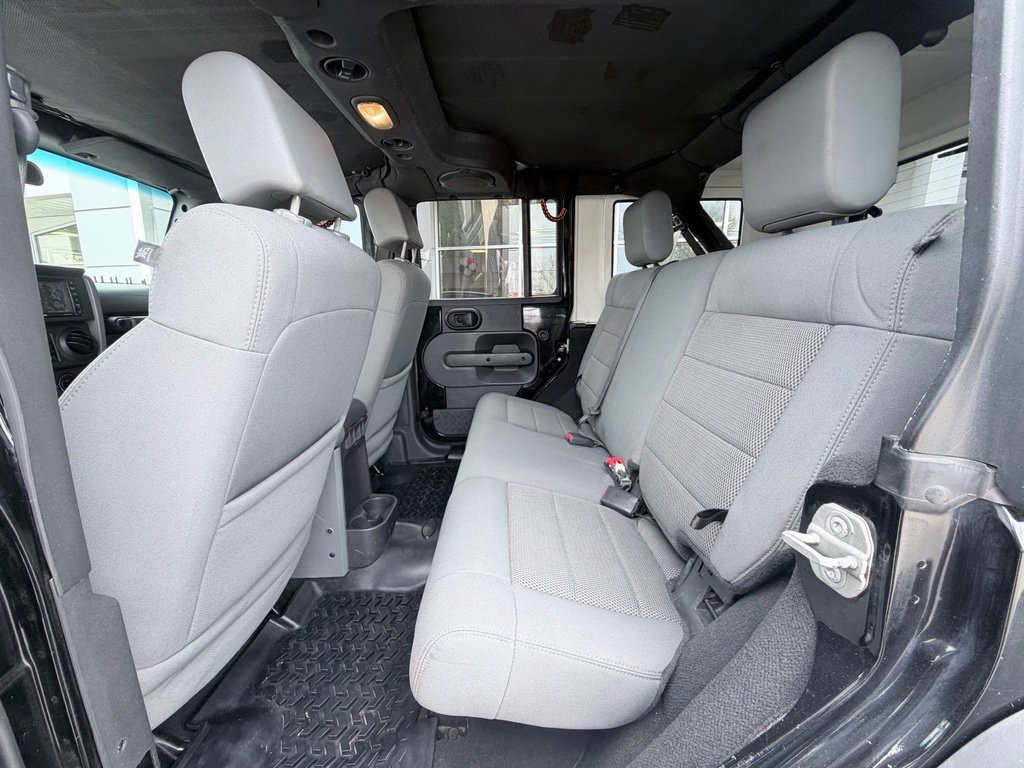 Used 2009 Jeep Wrangler Unlimited Rubicon w/ Dual Top Group image 19