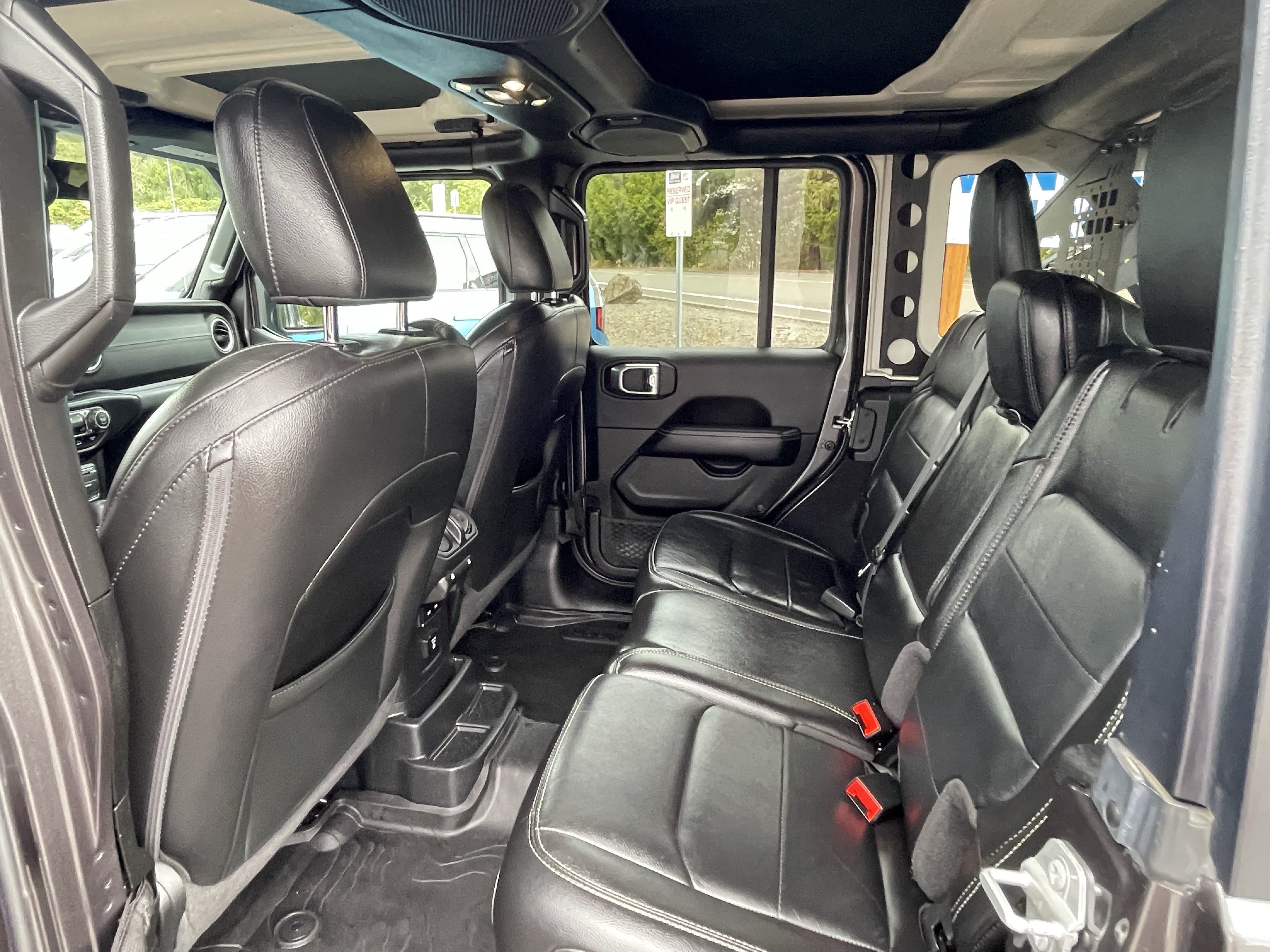 Used 2022 Jeep Wrangler Unlimited Sahara w/ LED Lighting Group AWD/4WD image 15