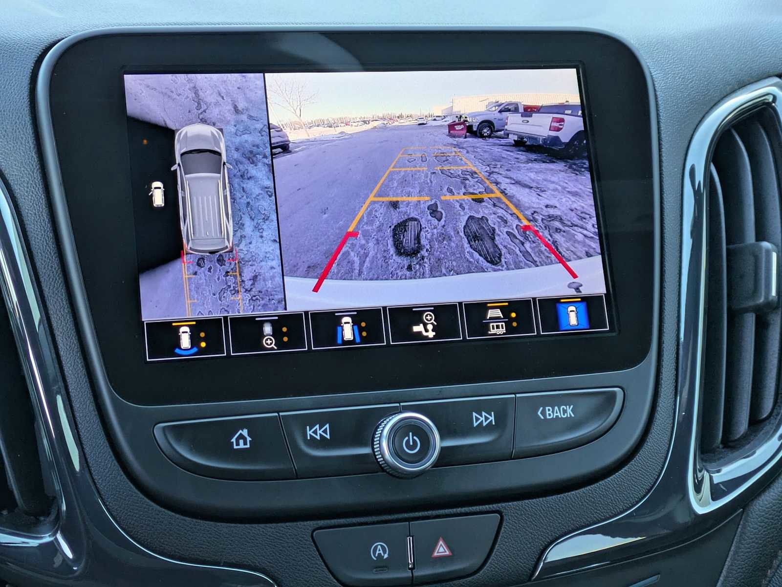 Used 2024 Chevrolet Equinox RS w/ RS Leather Package image 28