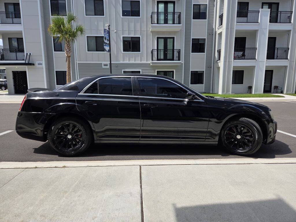 Used 2014 Chrysler 300 S RWD image 5
