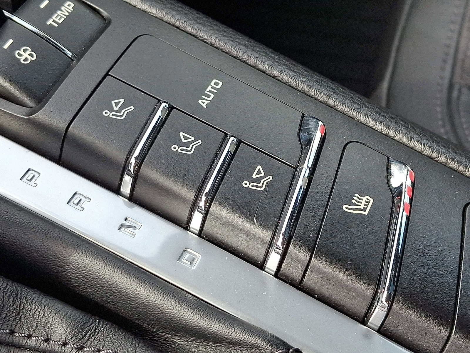 Used 2020 Porsche Macan image 26