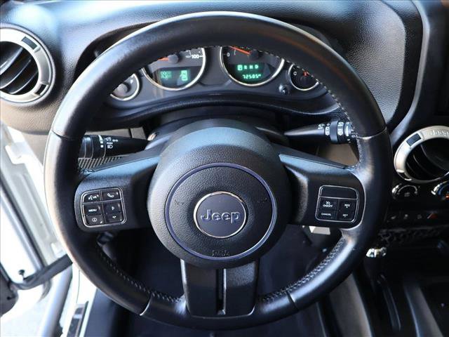 Used 2017 Jeep Wrangler Unlimited Sahara w/ Connectivity Group AWD/4WD image 13