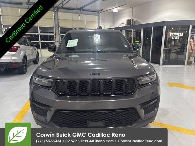 Used 2023 Jeep Grand Cherokee Altitude AWD/4WD image 2