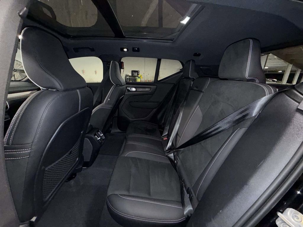 Used 2024 Volvo XC40 B5 Ultimate w/ Protection Package Premier AWD/4WD image 19