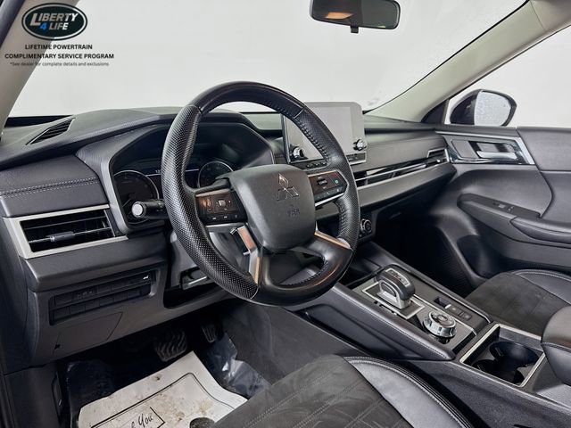 Used 2023 Mitsubishi Outlander SE image 9
