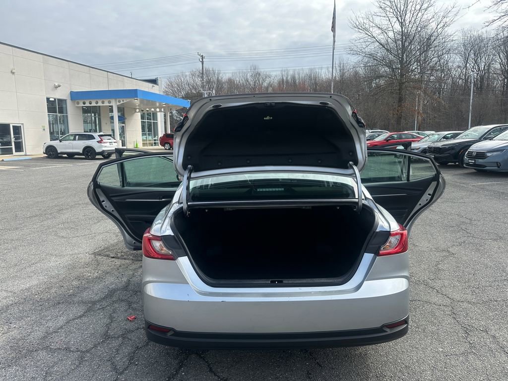 Used 2025 Toyota Camry LE FWD image 26