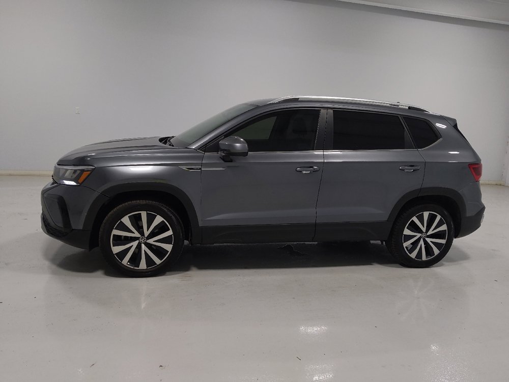 Used 2022 Volkswagen Taos SE AWD/4WD image 2