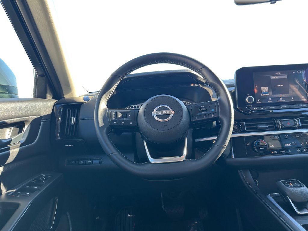 Used 2025 Nissan Pathfinder SV FWD image 13