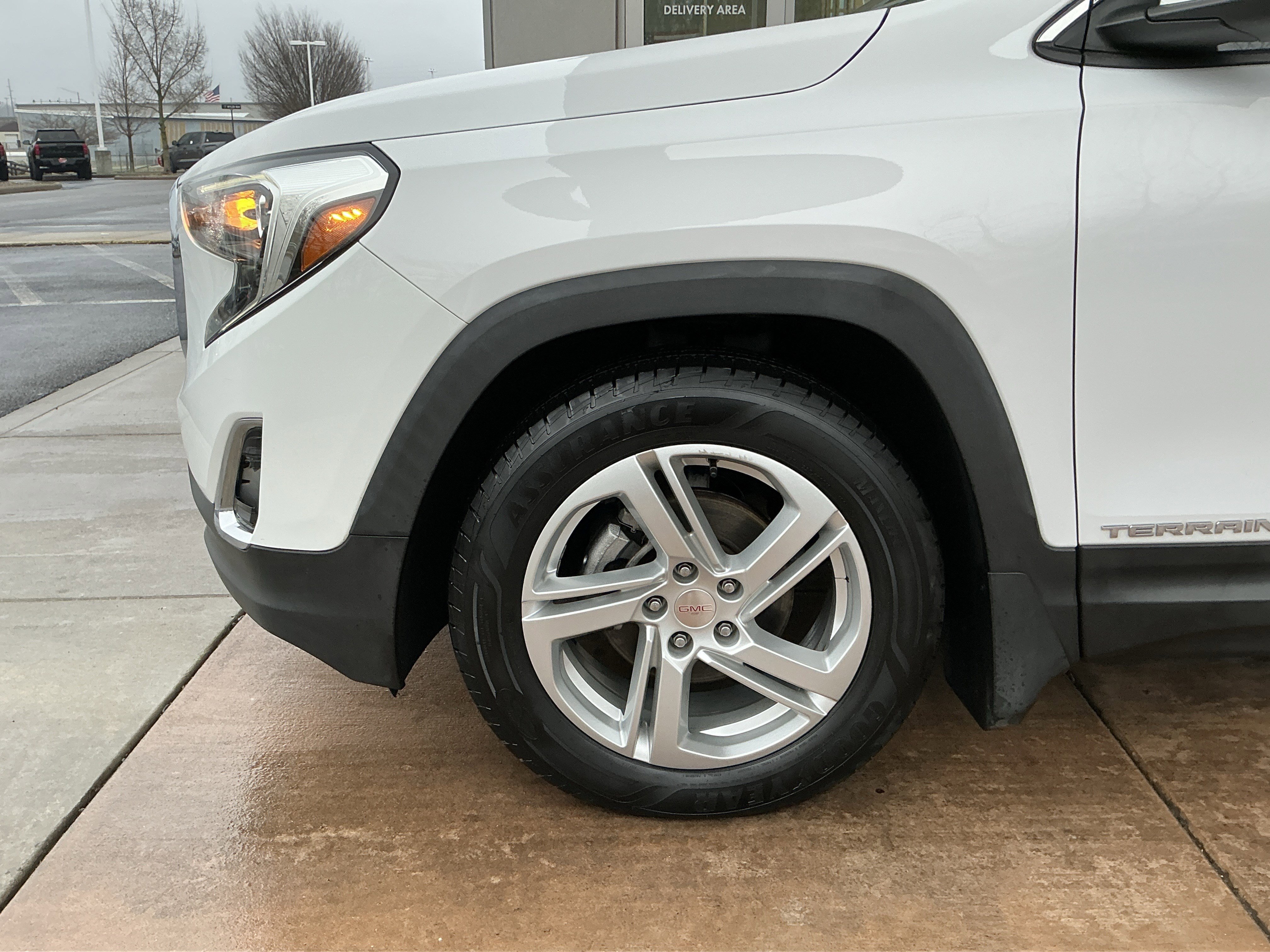 Used 2018 GMC Terrain SLE w/ Driver Convenience Package image 25