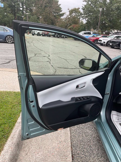 Used 2018 Toyota Prius Two w/ Prius Two Safety Plus Package FWD image 9