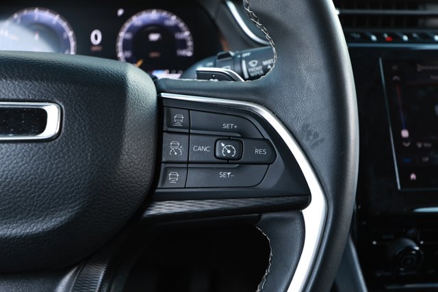 Used 2023 Jeep Grand Cherokee L Laredo RWD image 14