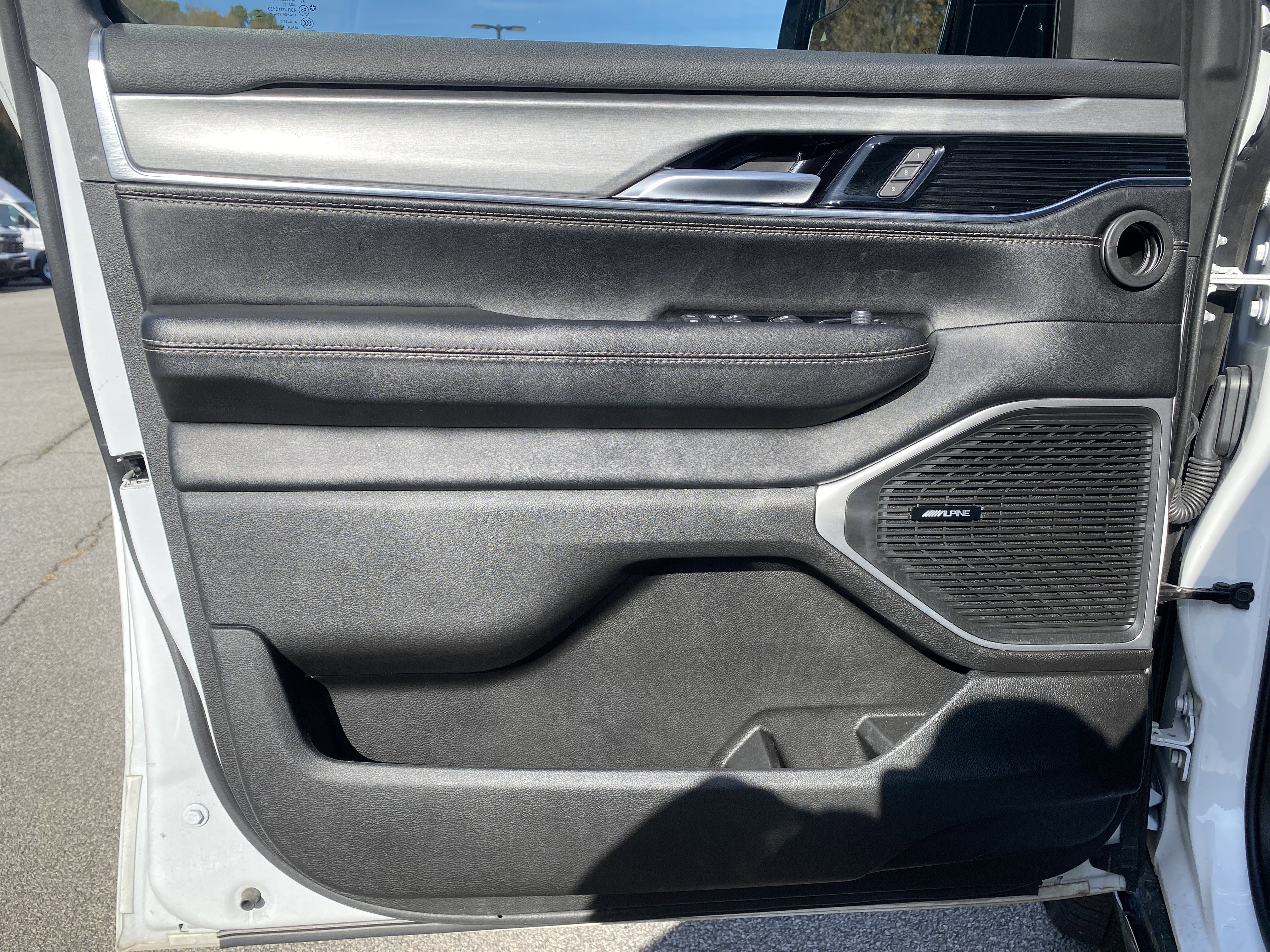 Used 2023 Jeep Wagoneer Series II image 15