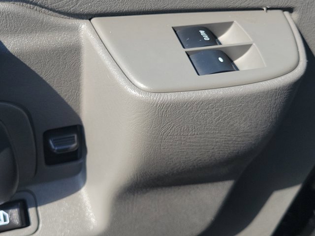 Used 2018 Chevrolet Express 3500 LT w/ LT Preferred Equipment Group RWD image 22