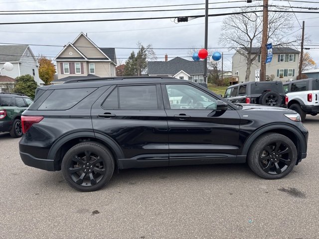 Certified 2022 Ford Explorer ST-Line w/ Class IV Trailer Tow Package image 5