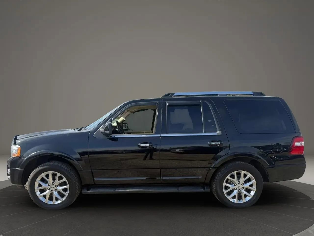Used 2017 Ford Expedition Limited AWD/4WD image 8