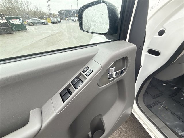 Used 2019 Nissan Frontier SV image 13