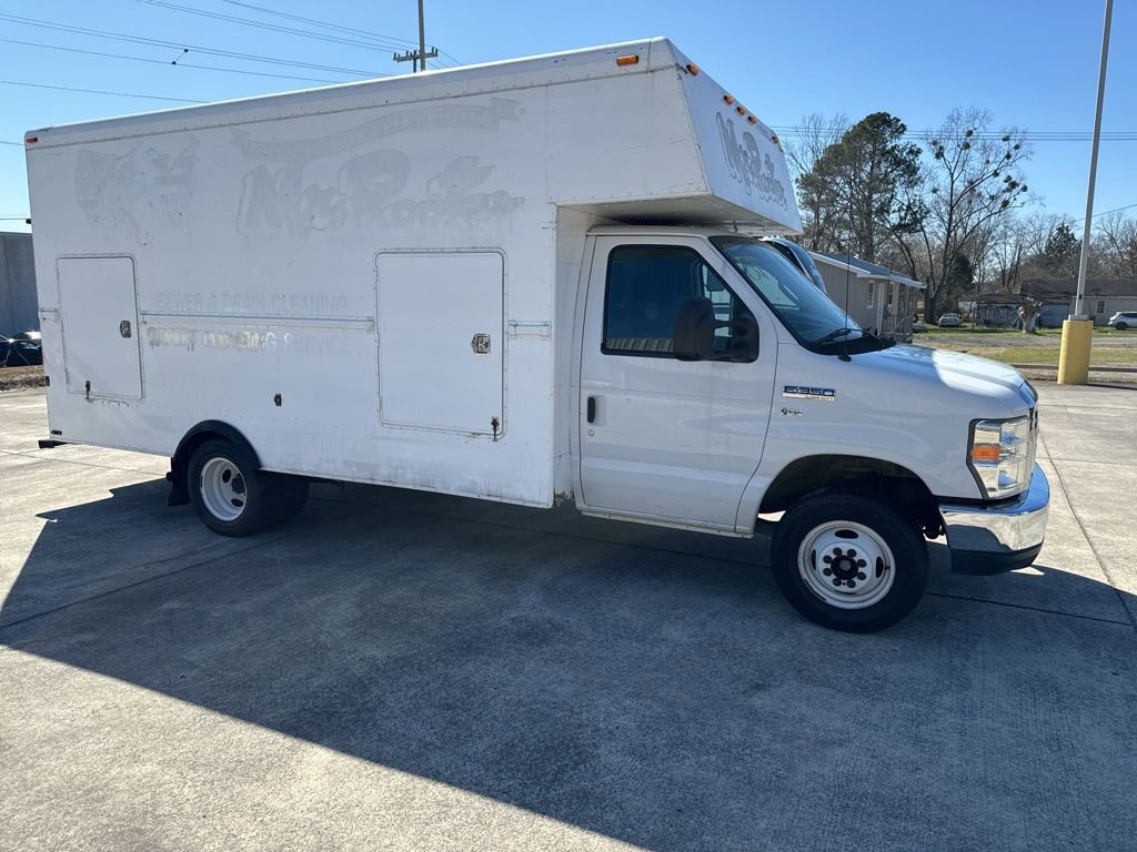 Used 2015 Ford E-350 and Econoline 350 Super Duty image 3