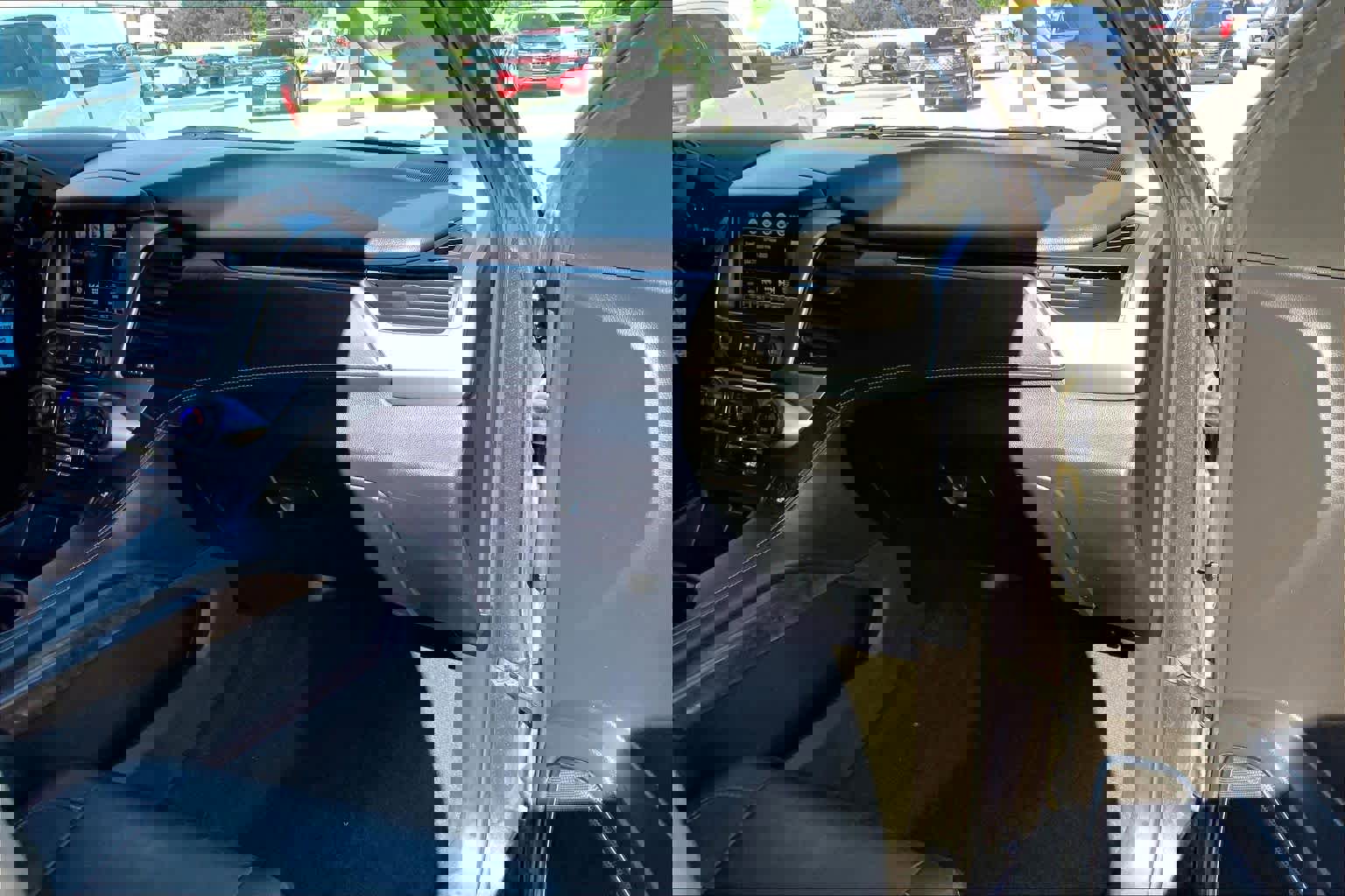 Used 2016 Chevrolet Suburban LT image 18