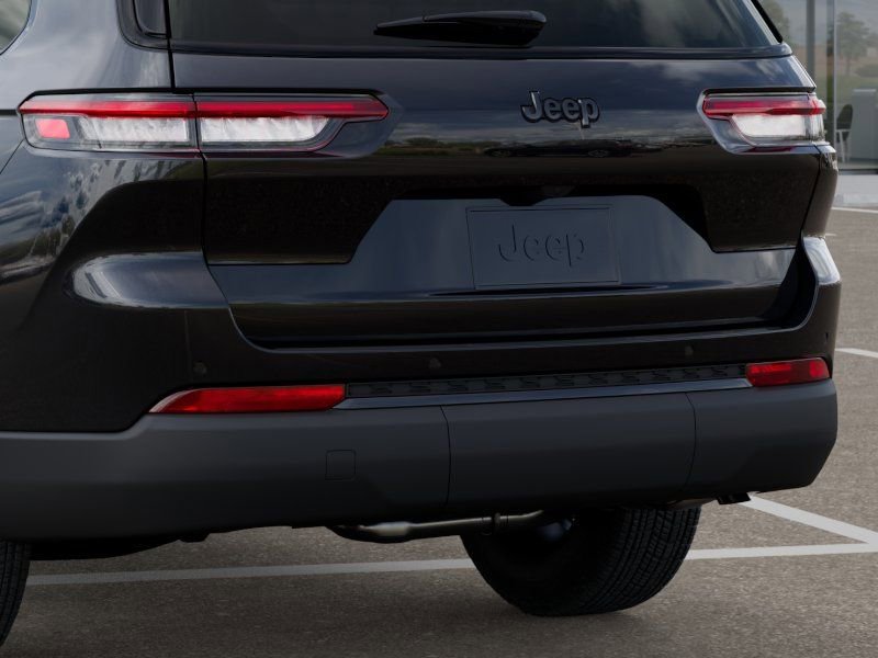 New 2025 Jeep Grand Cherokee L Altitude image 13