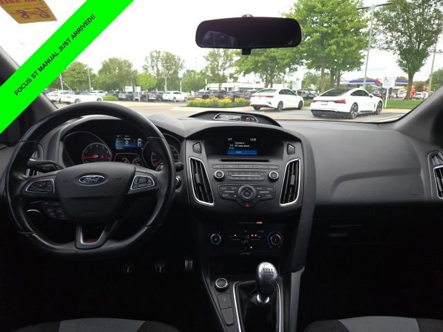 Used 2017 Ford Focus ST FWD image 9
