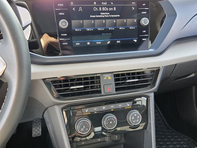 Used 2023 Volkswagen Taos SE image 18