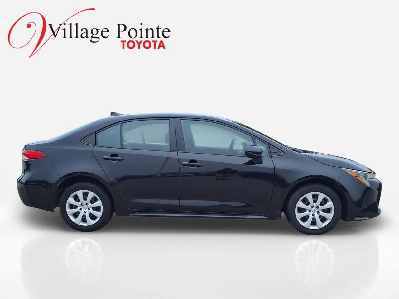 Used 2024 Toyota Corolla LE FWD image 6