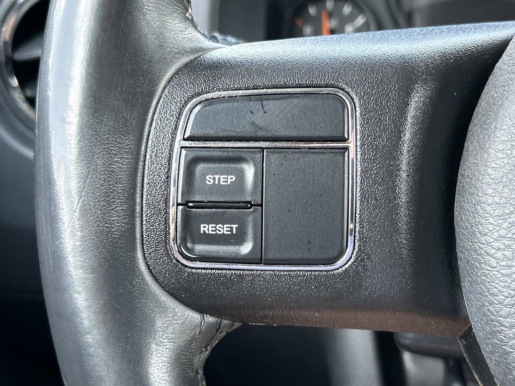Used 2016 Jeep Patriot Latitude AWD/4WD image 24