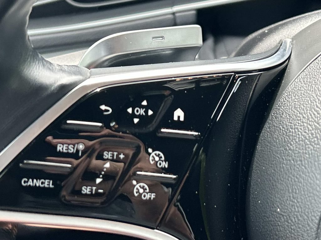 Used 2024 Mercedes-Benz GLE 450e 4MATIC image 32